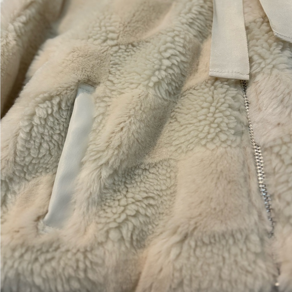 BY ANTHROPOLOGIE CROPPED FAUX FUR HOODIE JACKET - Picture 6 of 12